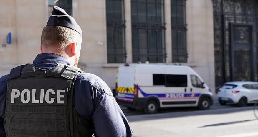 Во Франции задержали трех подростков по подозрению в торговле украденными данными