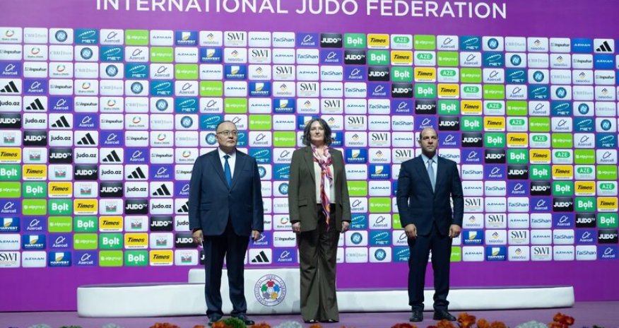 Cüdo üzrə dünya çempionatının bayrağı Qazaxıstana təhvil verilib