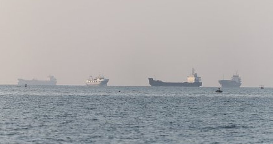 США нанесли удар по грузовому судну в Оманском заливе