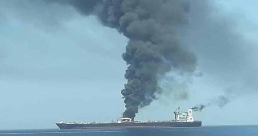 UKMTO: Hörmüz boğazında tanker atəşə tutulub
