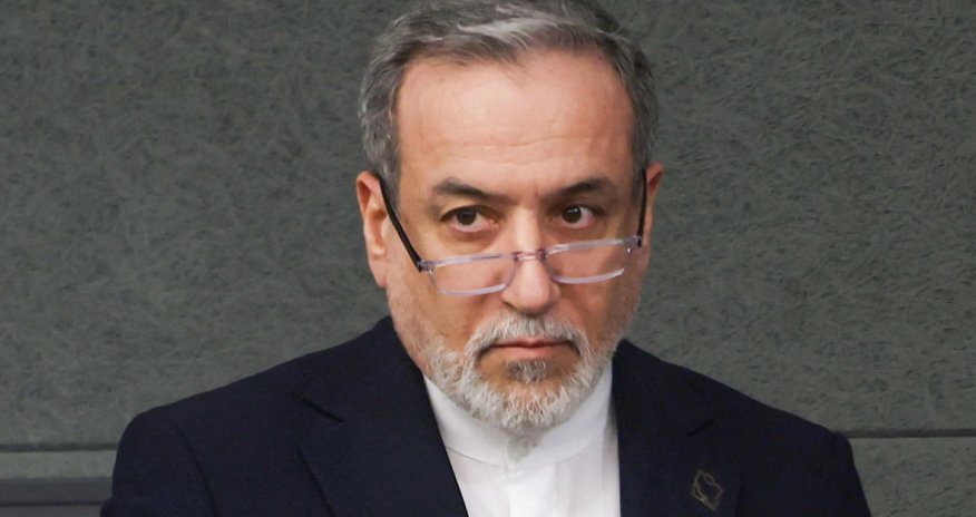 Глава МИД Ирана предупредил США о последствиях новых ударов