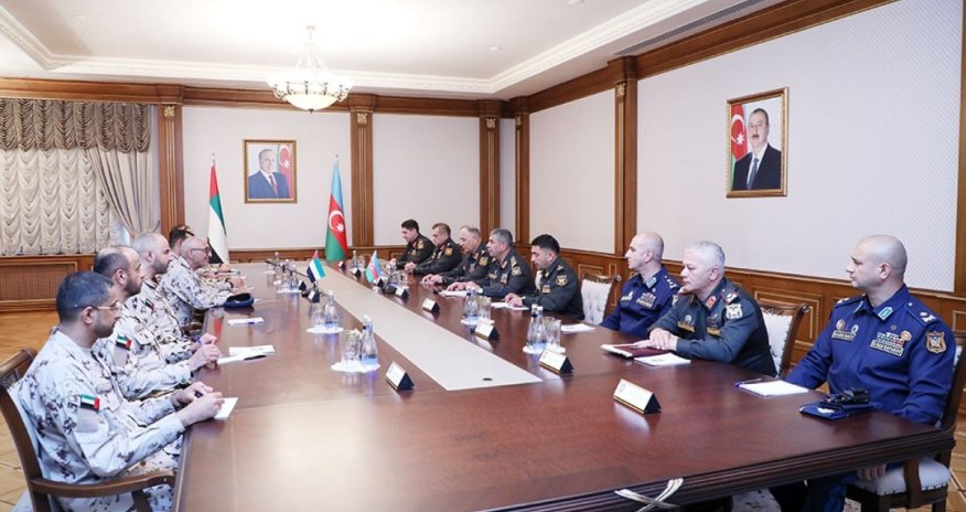 Azərbaycan və BƏƏ arasında hərbi əməkdaşlıq müzakirə olunub