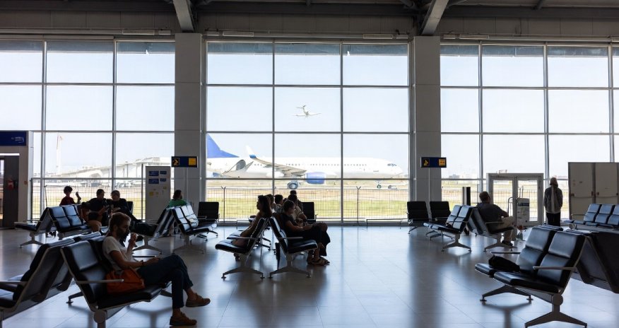 Moskvanın bütün aeroportlarında uçuşlar dayandırılıb
