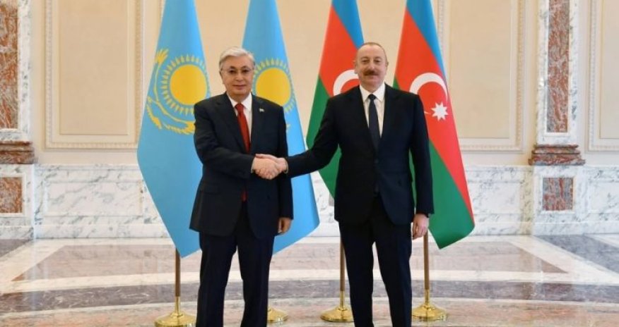 İlham Əliyev Tokayevi təbrik edib