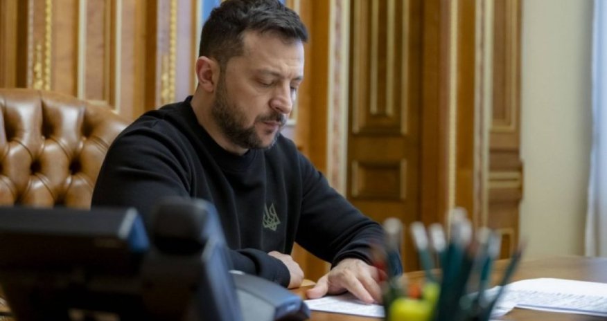Зеленский продлил военное положение и мобилизацию в Украине - обновлено