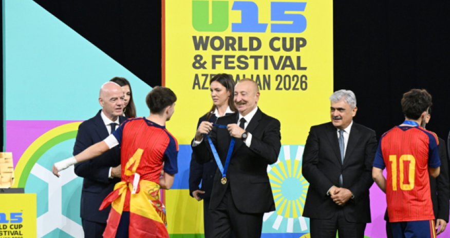 İlham Əliyev FIFA U-15 Dünya Çempionatının finalını izləyib