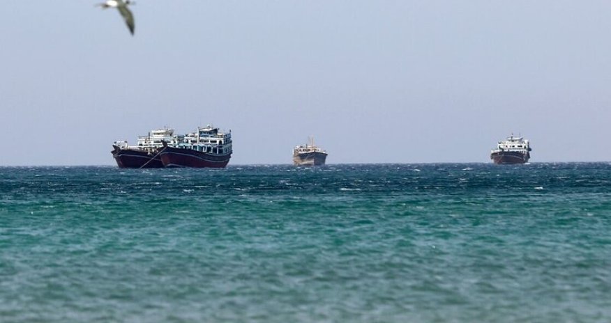 SEPAH: Hörmüz boğazında neft tankeri minaya düşüb